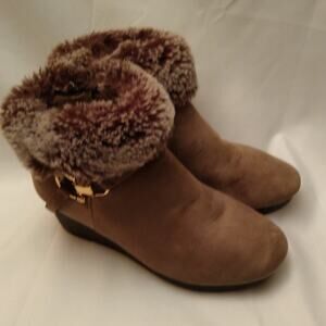 Unionbay faux-suede with faux fur on top ankle boots. Size 6